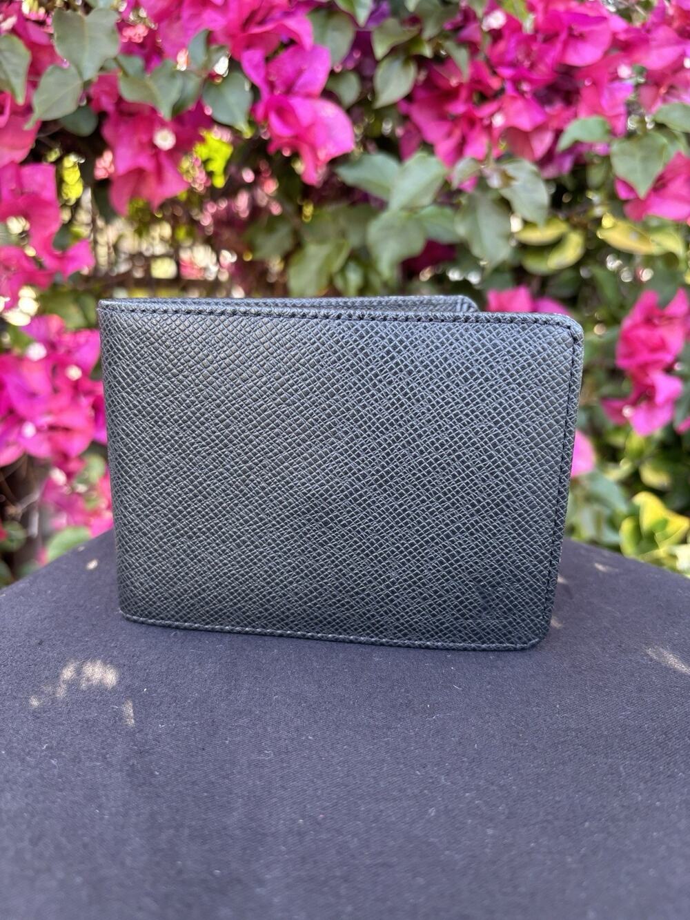 Louis Vuitton Taiga Leather Multiple Bifold Wallet Slender Black